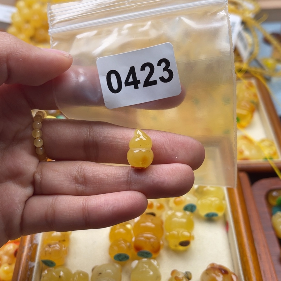 琥珀裸石未镶嵌蜜蜡