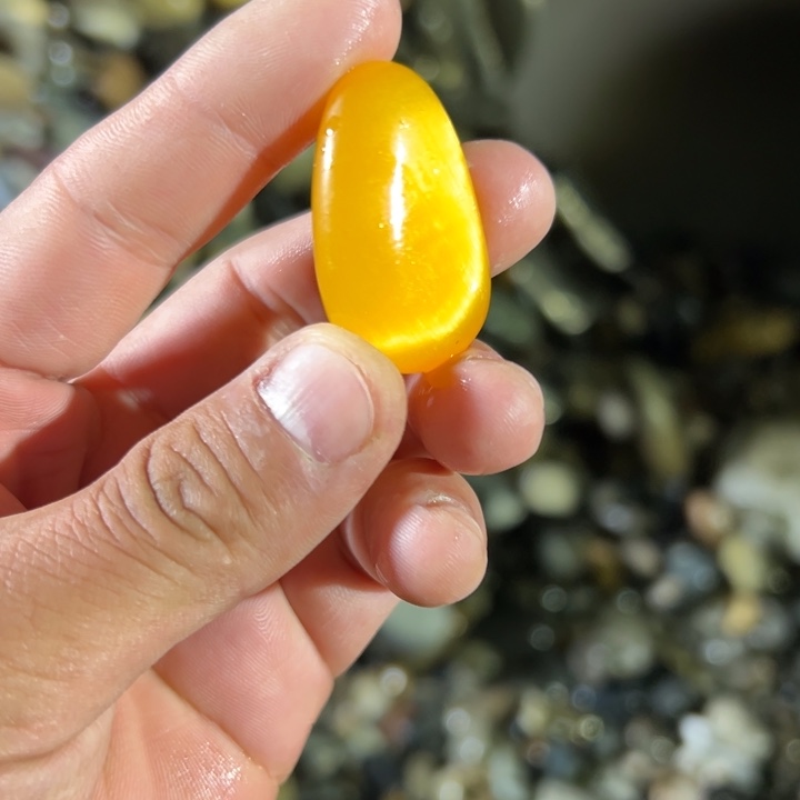 和田玉（糖玉）未镶嵌珠宝奇石