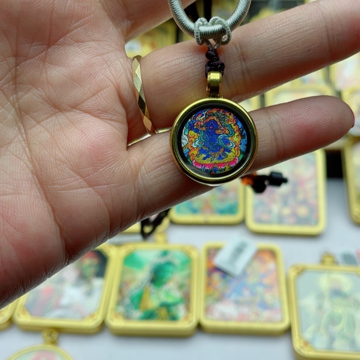 吊坠唐卡他饿了就可以吃