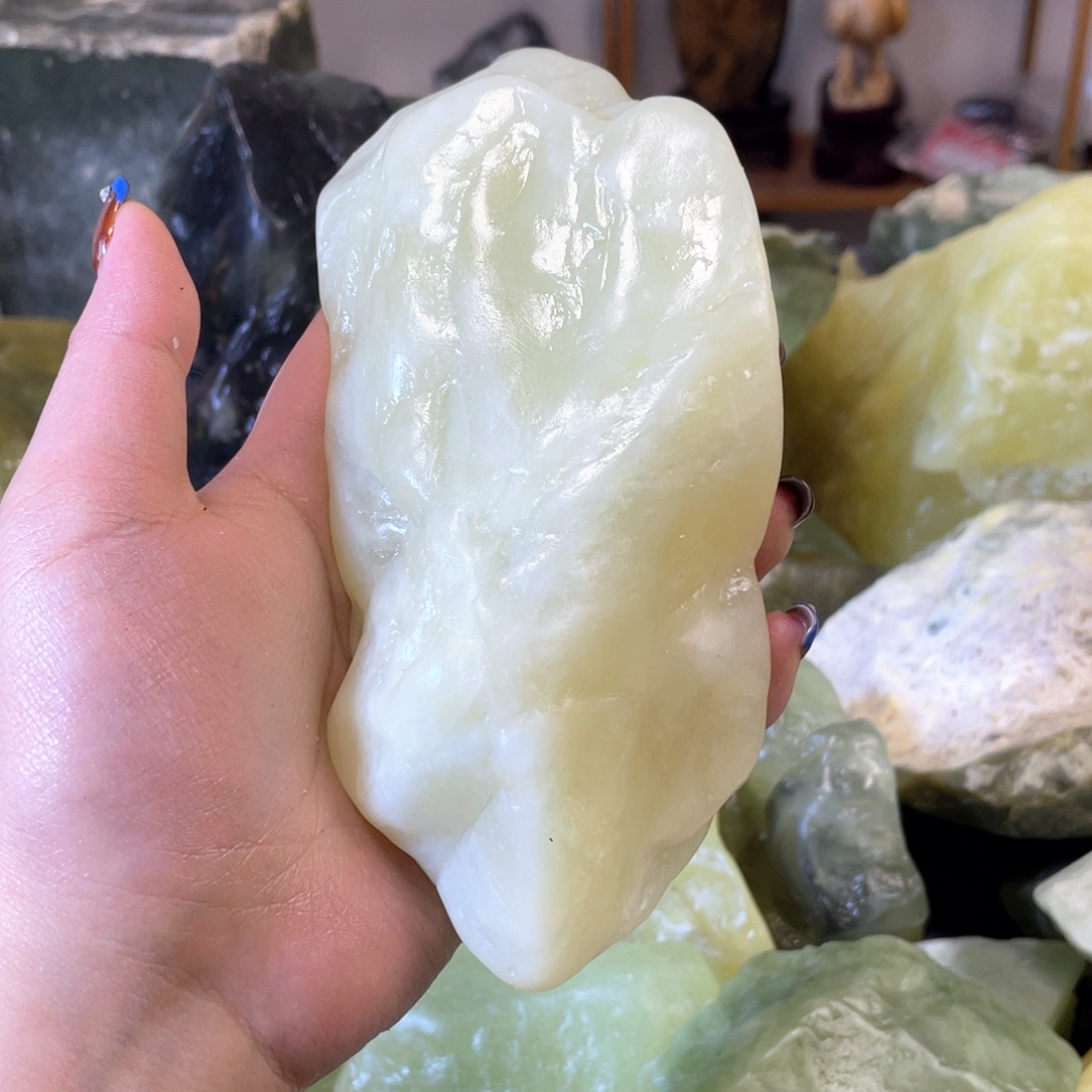 蛇纹石玉未镶嵌中国四大名玉简易