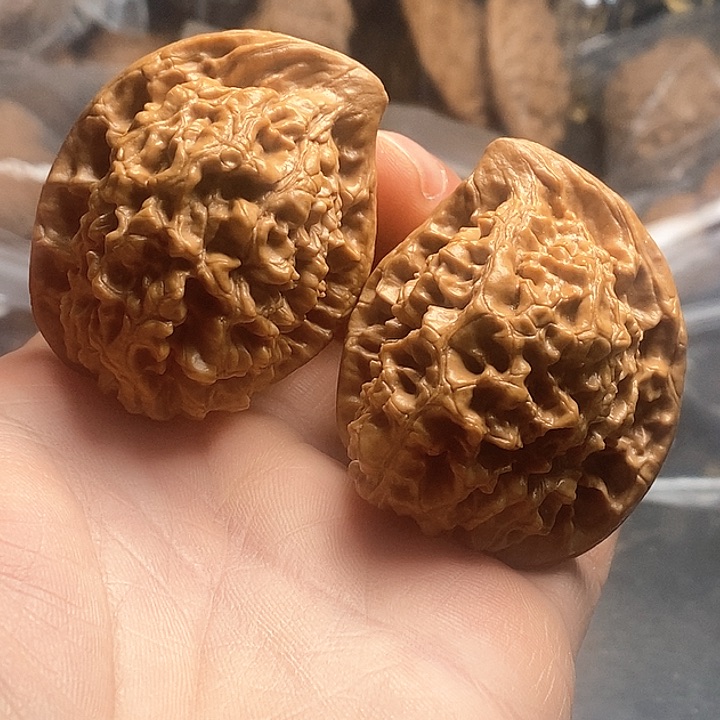 桃核把件官帽半壁