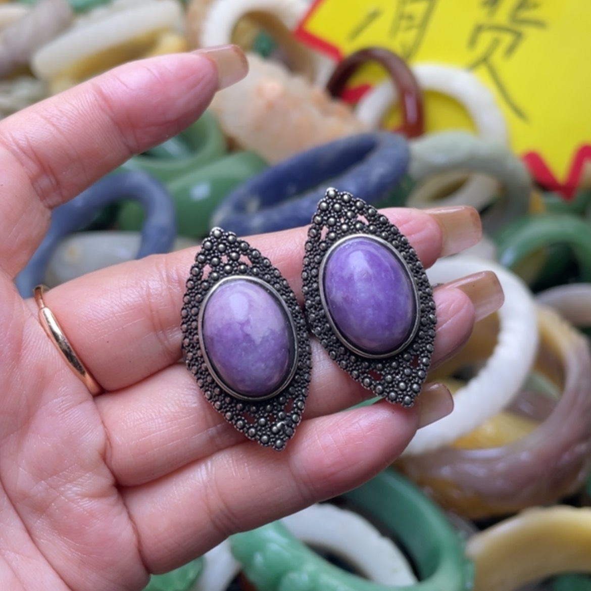 【闪购商品】未镶嵌手镯（圆镯）石英质玉