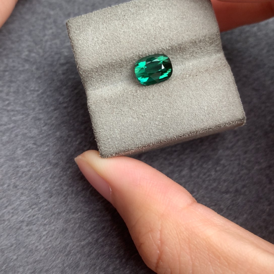 未镶嵌2.02ct碧玺