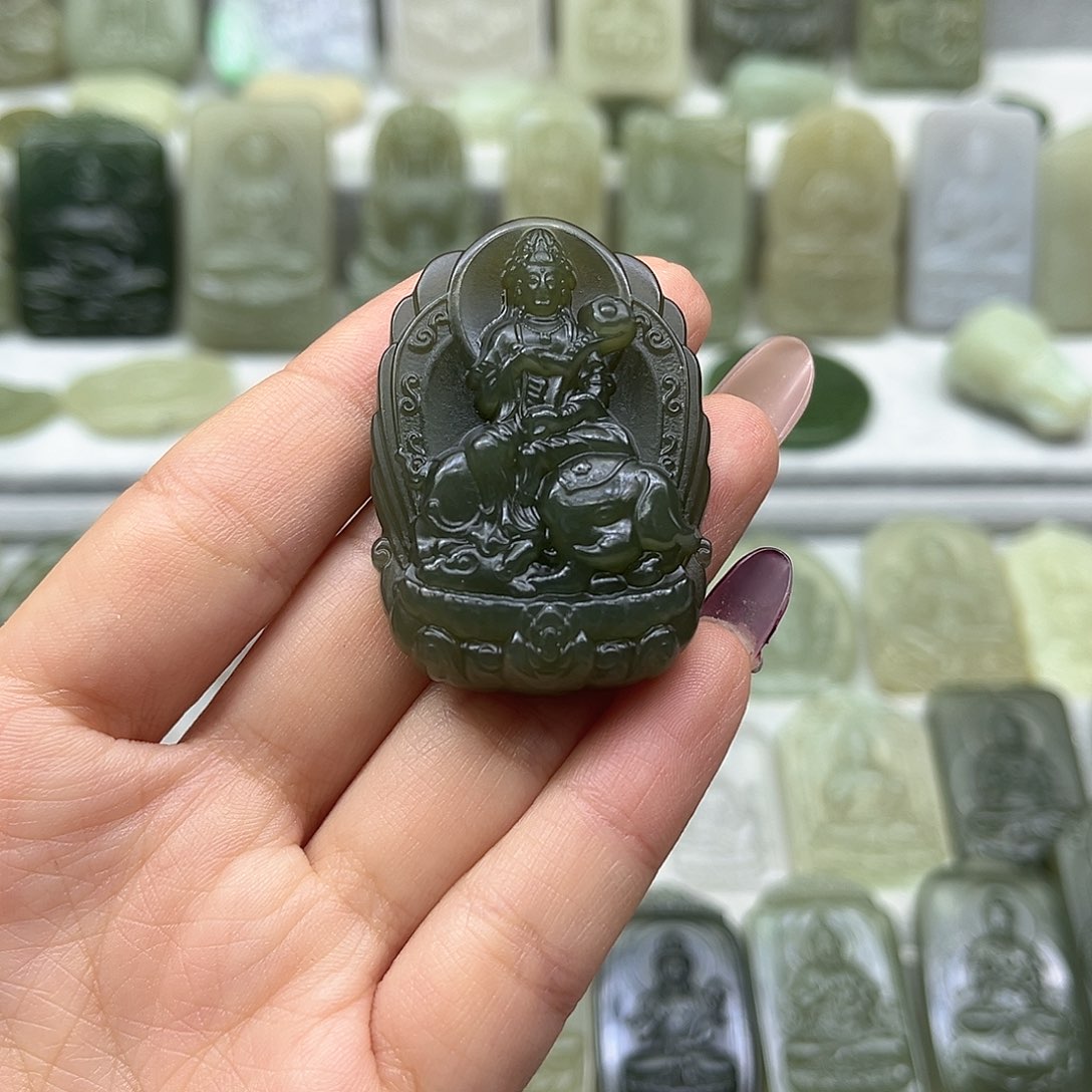 和田玉颈饰未镶嵌清****哥