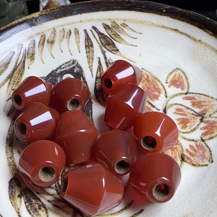 瓷片鱼**:新号开播瓷器盘子