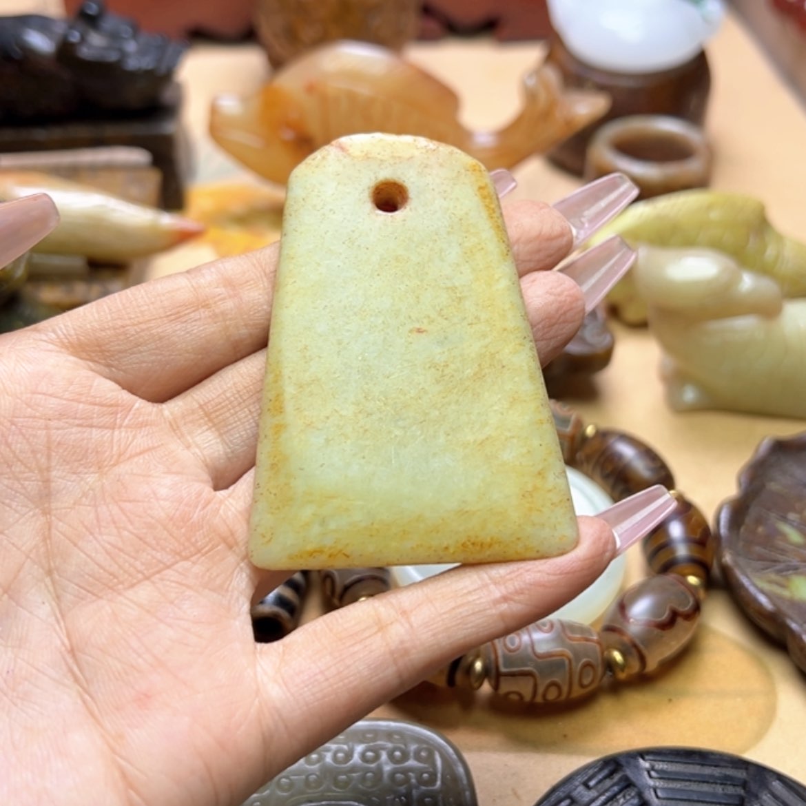 【闪购商品】蛇纹石玉颈饰未镶嵌