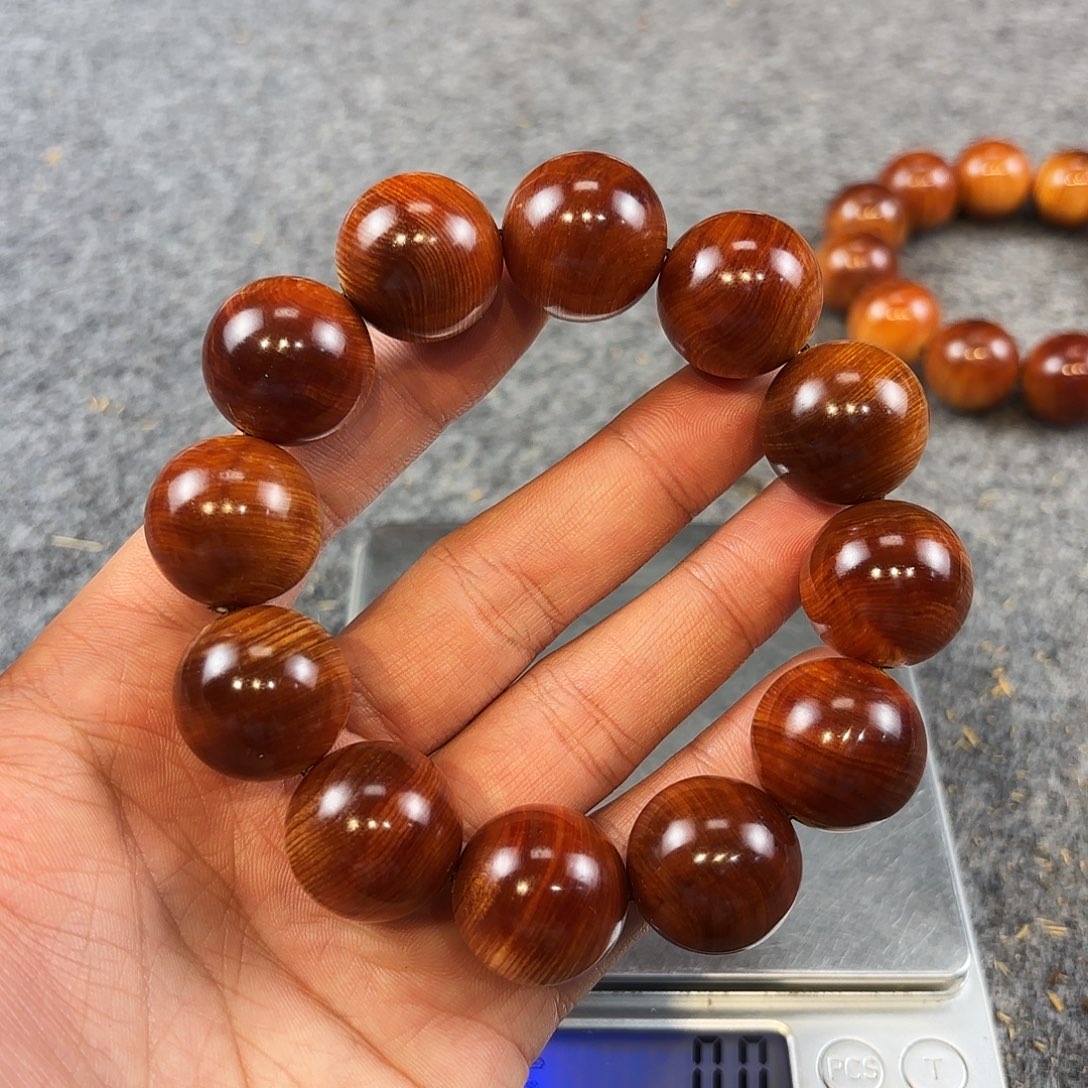 崖柏太行崖柏冰种通体透2.0裸重65克以上