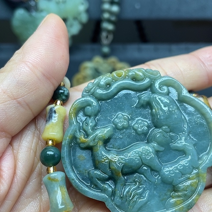 未镶嵌蛇纹石玉颈饰