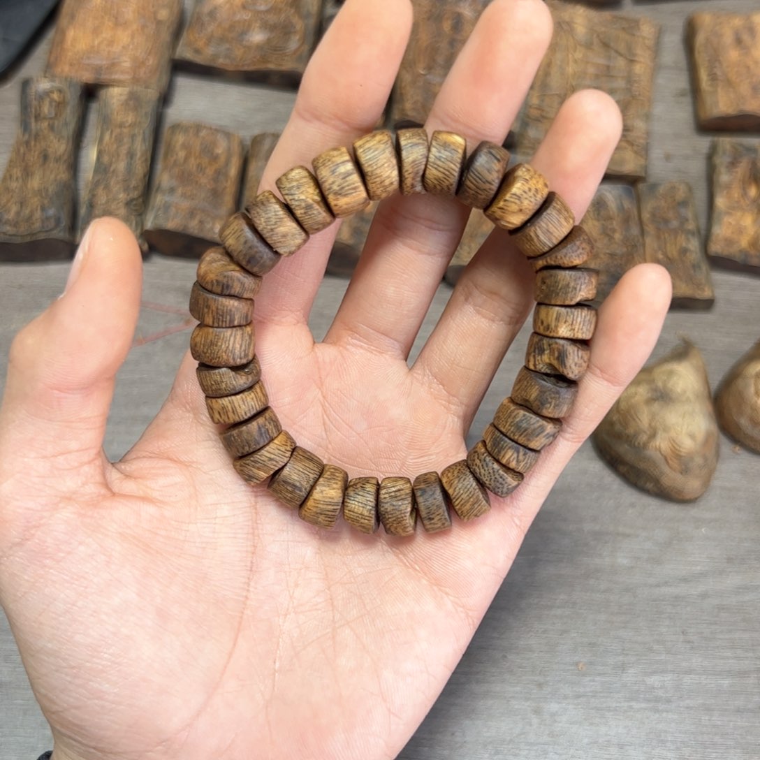 沉香木手串金莎叶片珠15.8克