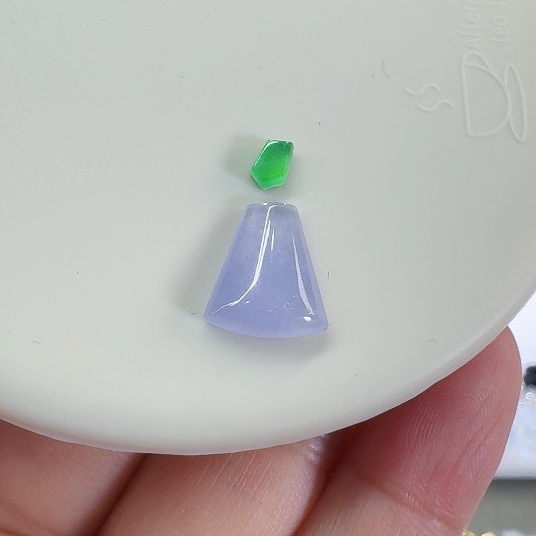 翡翠颈饰未镶嵌裸石