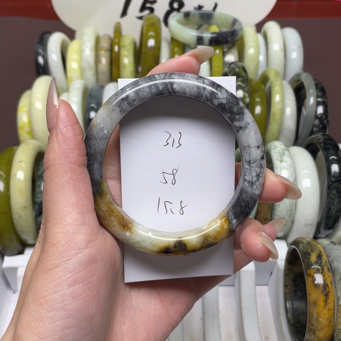 蛇纹石玉未镶嵌手镯