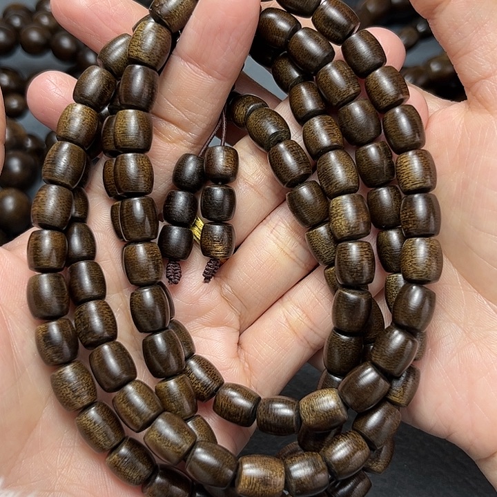 沉香手串白棋玉化