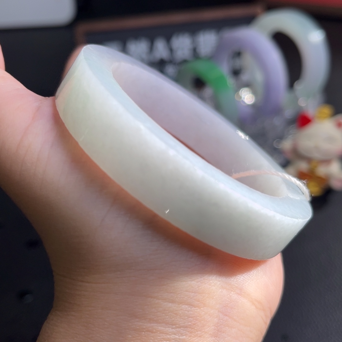 定制翡翠未镶嵌翡翠手镯