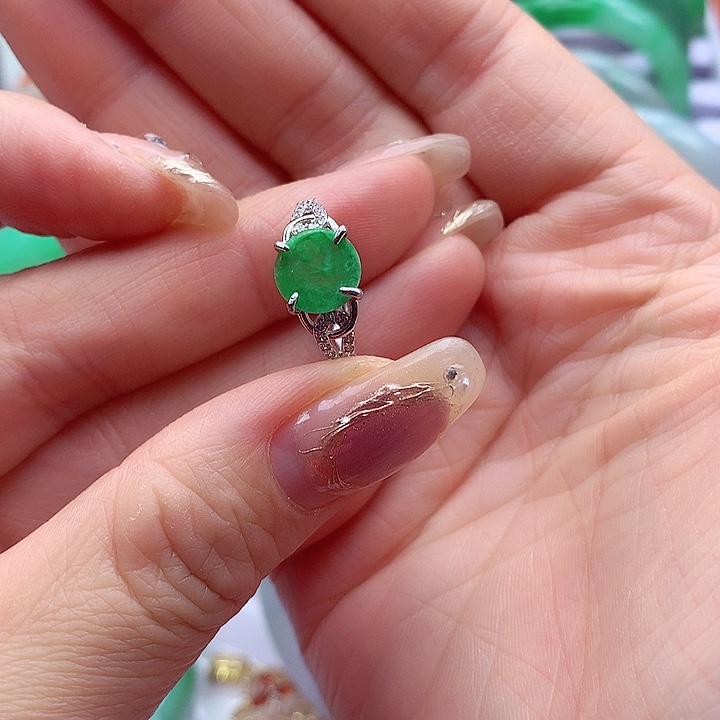 翡翠颈饰银S925镶嵌翡翠