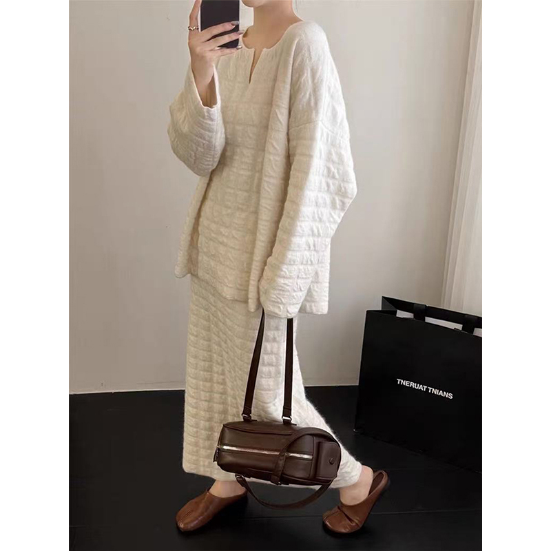 慵懒风复古V领长袖毛针织衫女2025冬季高腰休闲半身裙两件套26478