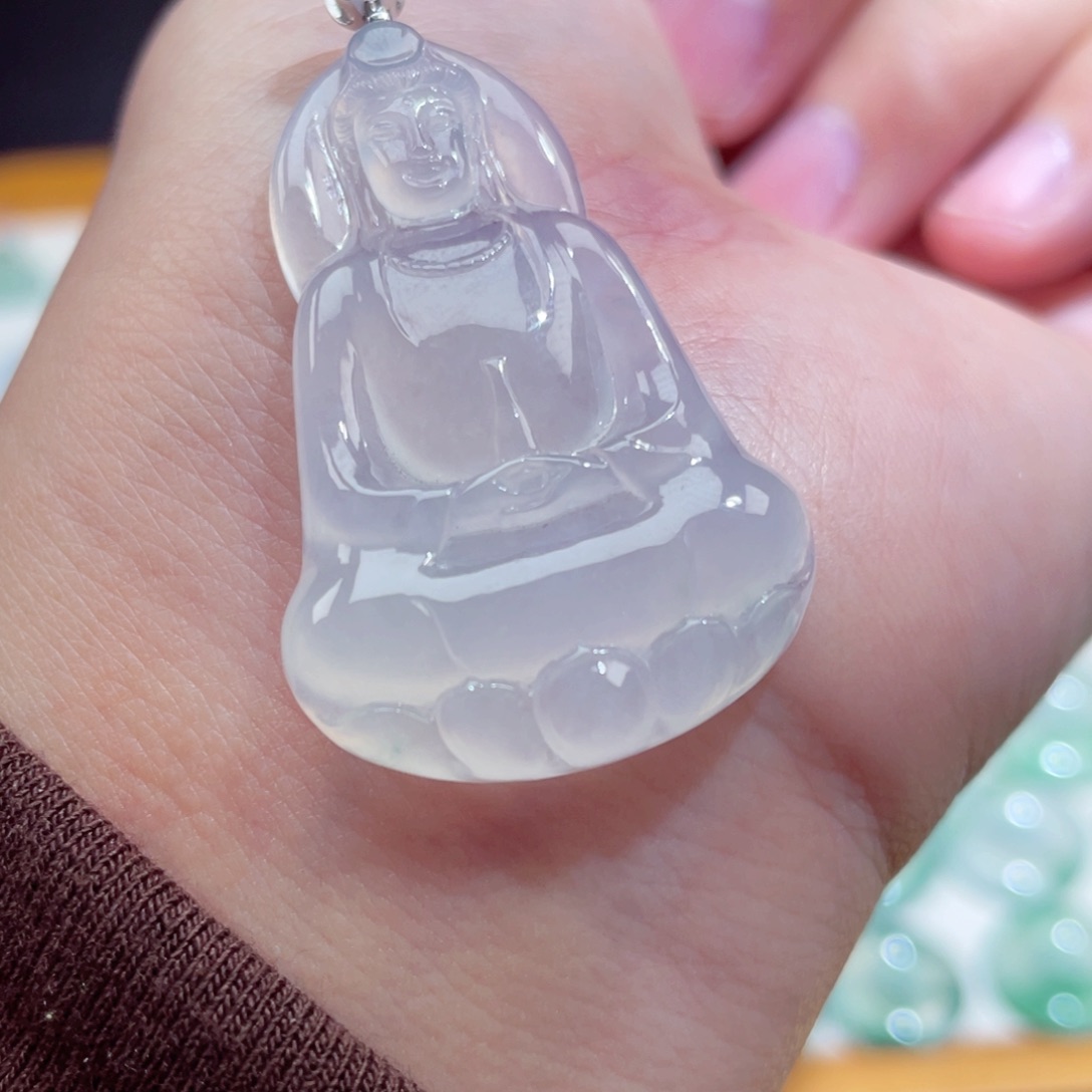 颈饰18K金镶嵌翡翠素衣观音