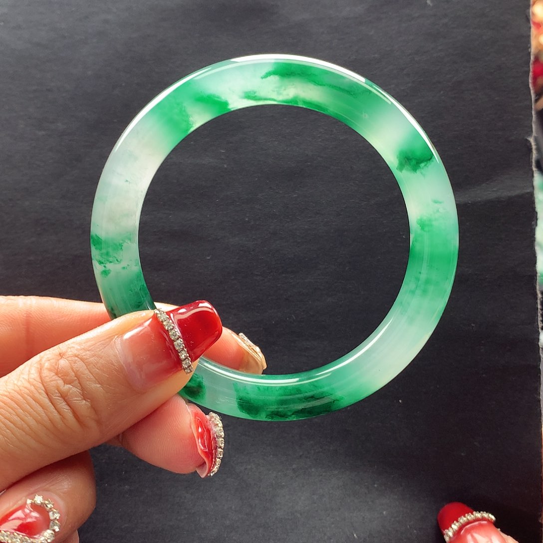 【闪购商品】石英质玉手镯未镶嵌