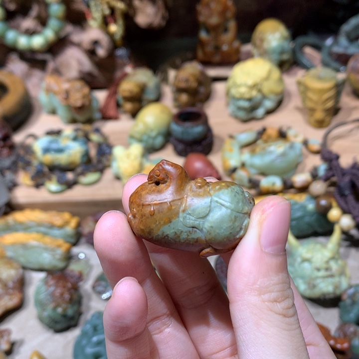 未镶嵌岫岩河磨玉（透闪石质玉）挂件^****^