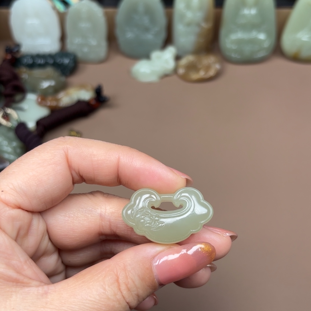 和田玉颈饰未镶嵌