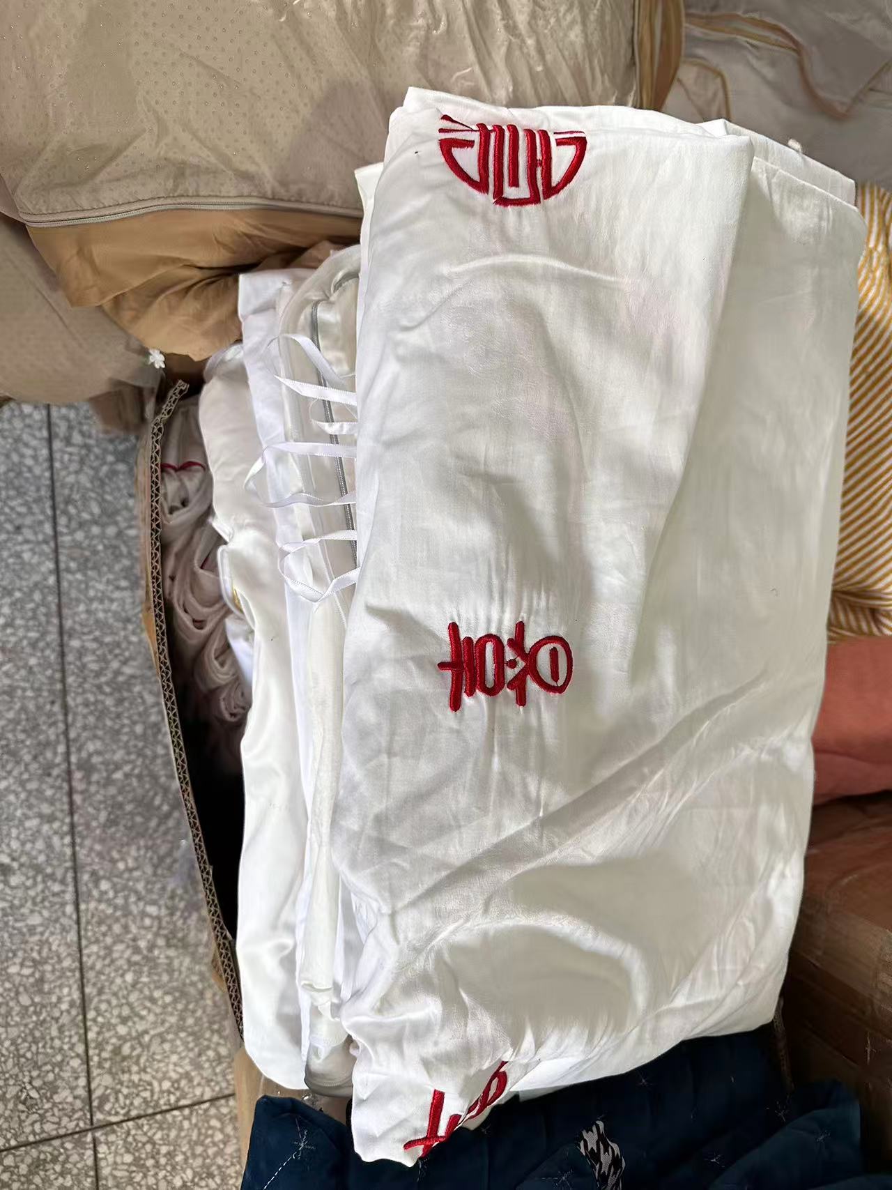 《兵哥外贸》3楼200×230白色系全棉被套 发一个 不挑色 微瑕疵