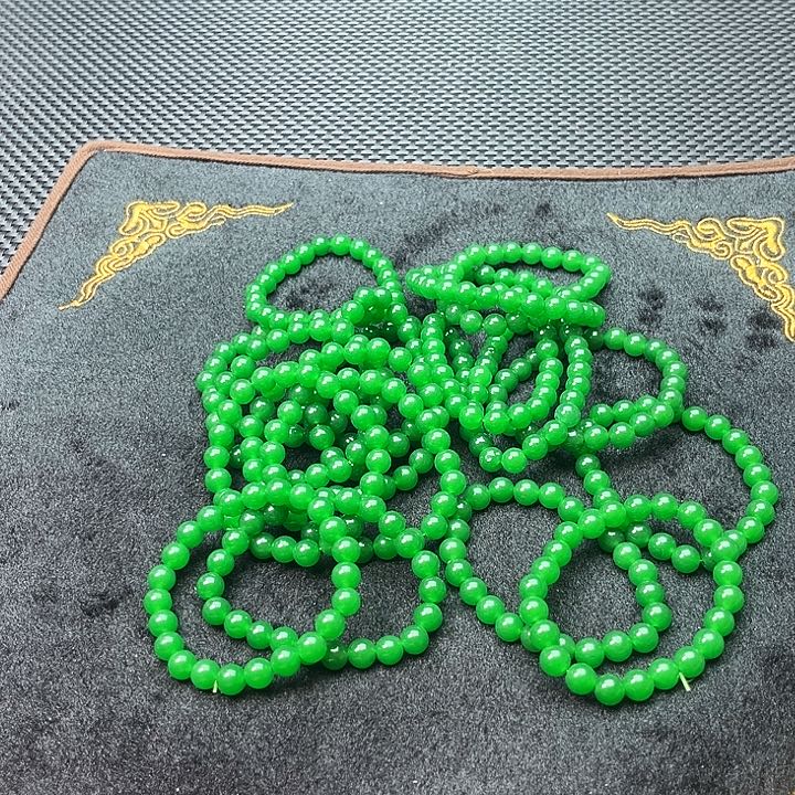 翡翠颈饰未镶嵌啊啊