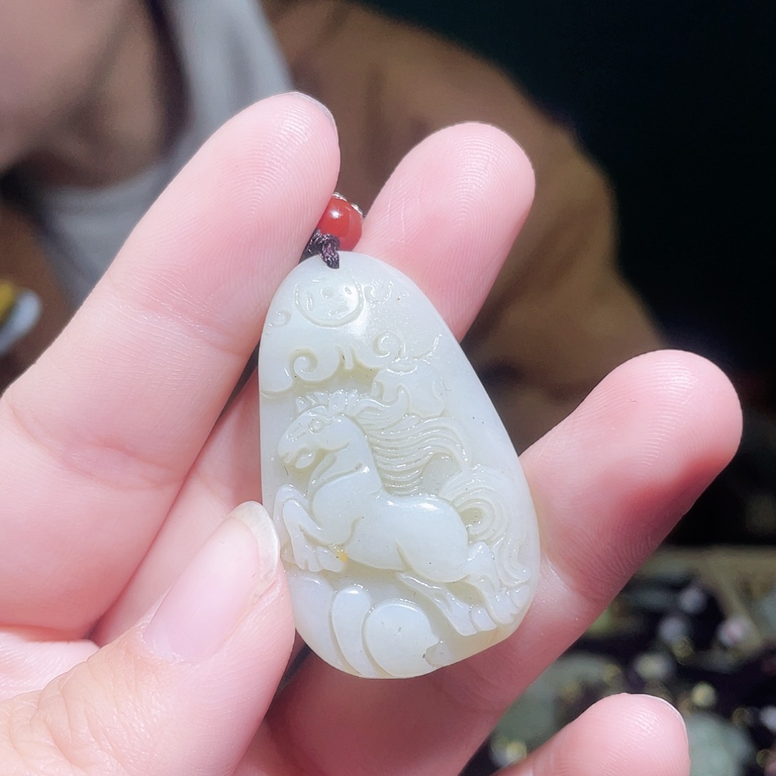 和田玉颈饰未镶嵌