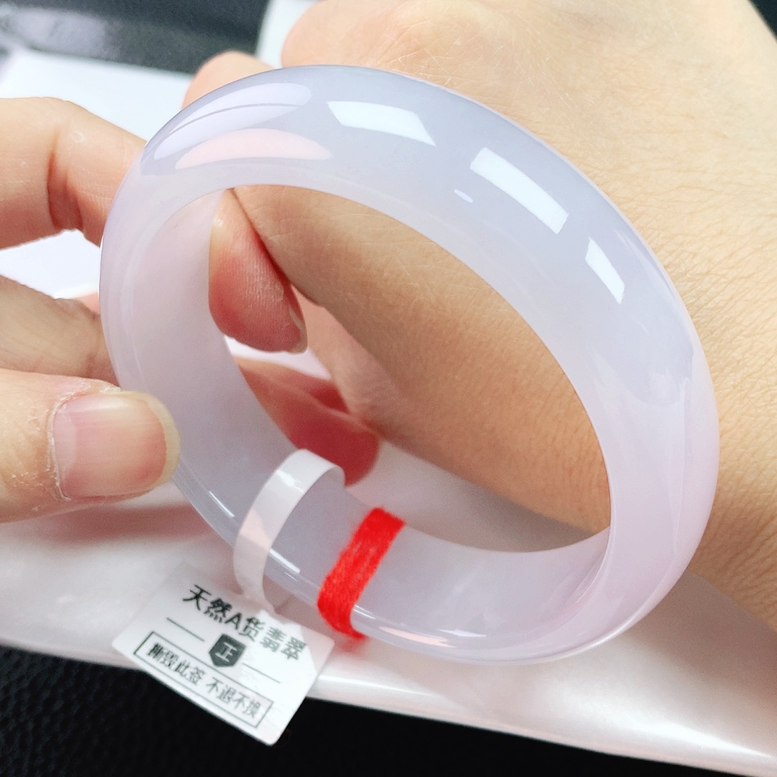 翡翠手镯未镶嵌60轮胎