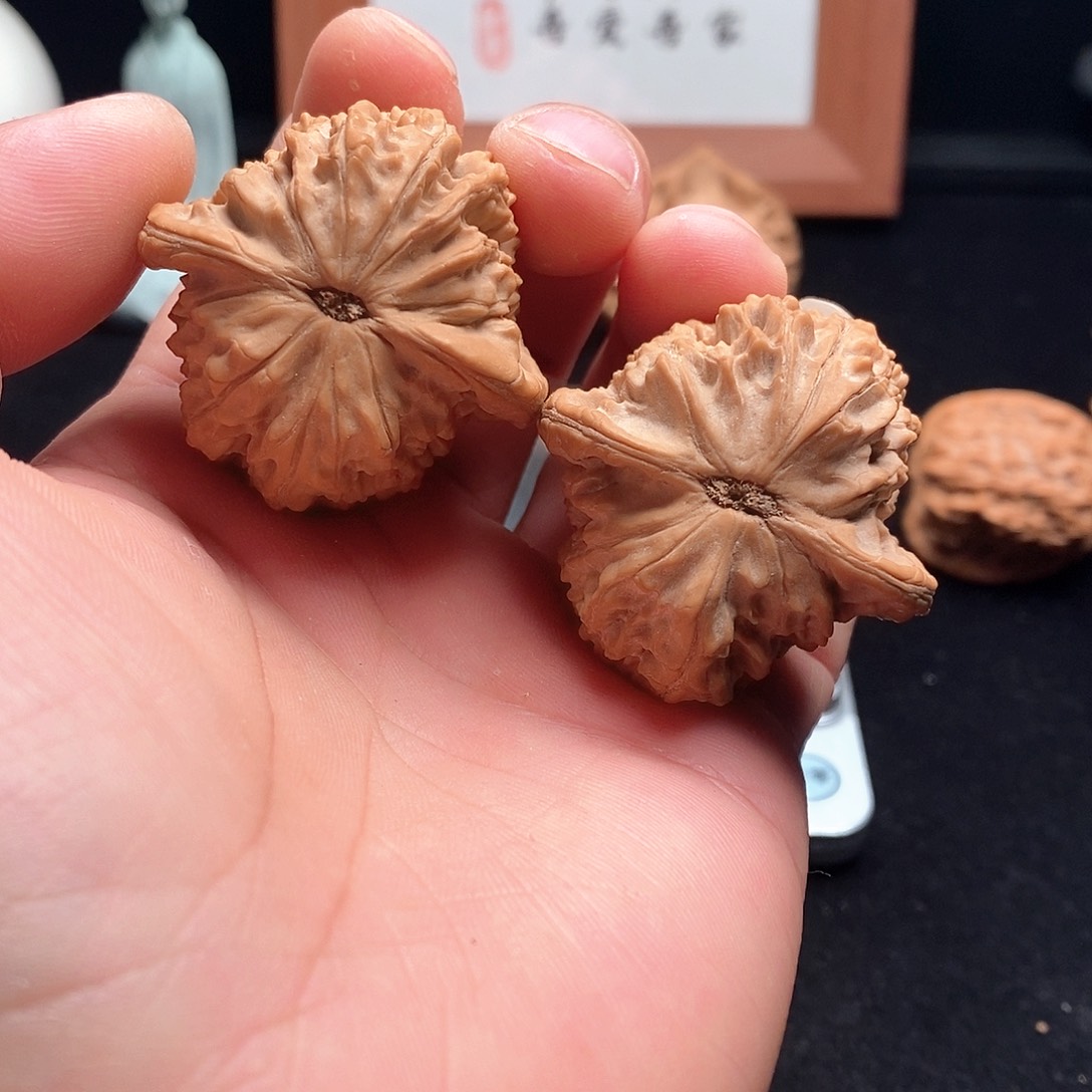 文玩核桃吊坠马老四42