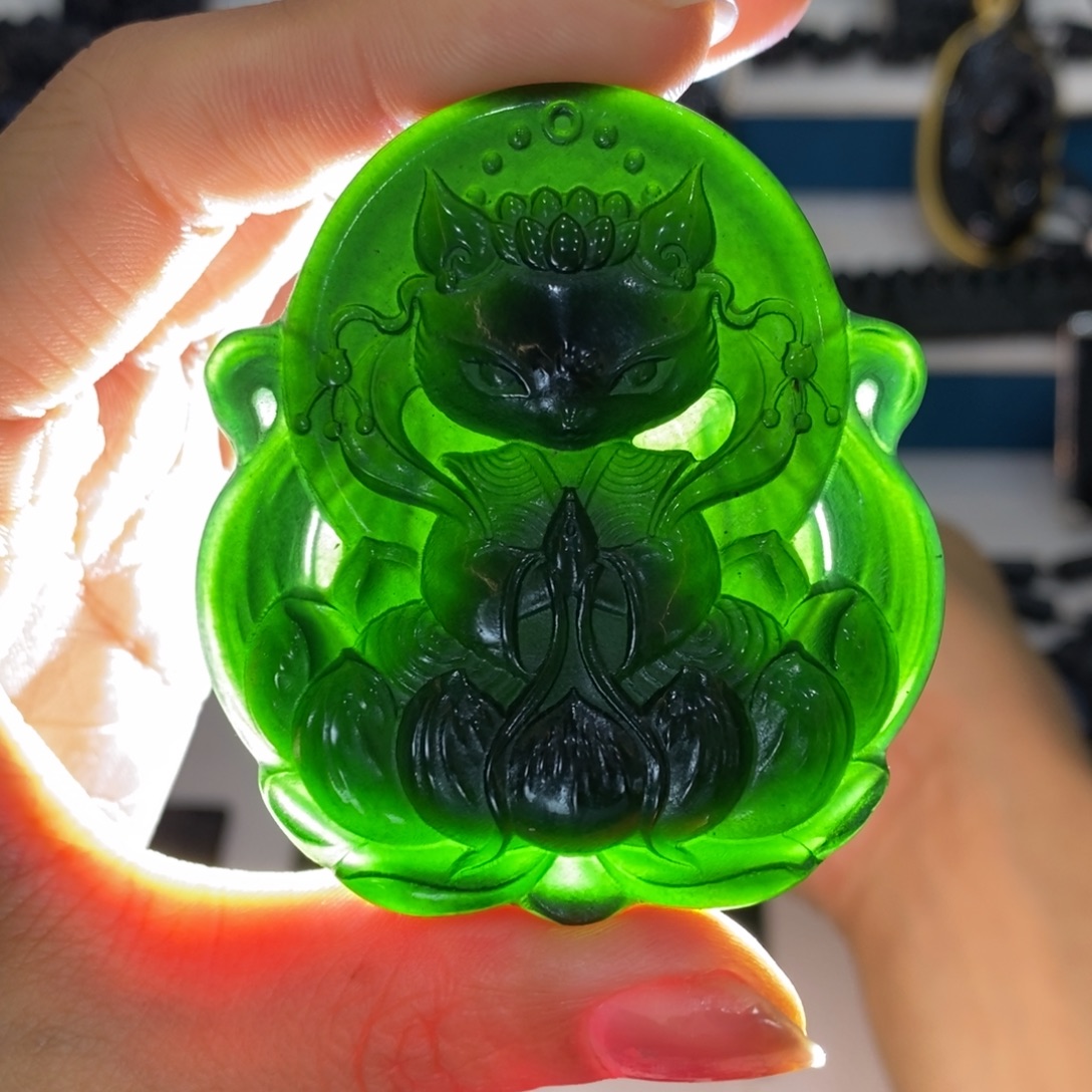 蛇纹石玉未镶嵌吊坠