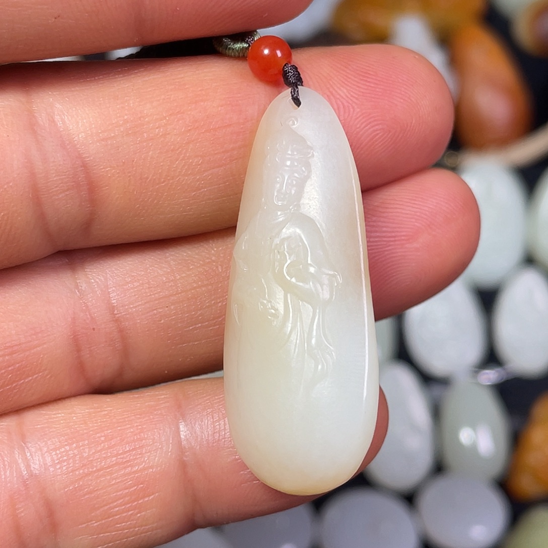 和田玉未镶嵌颈饰吊坠