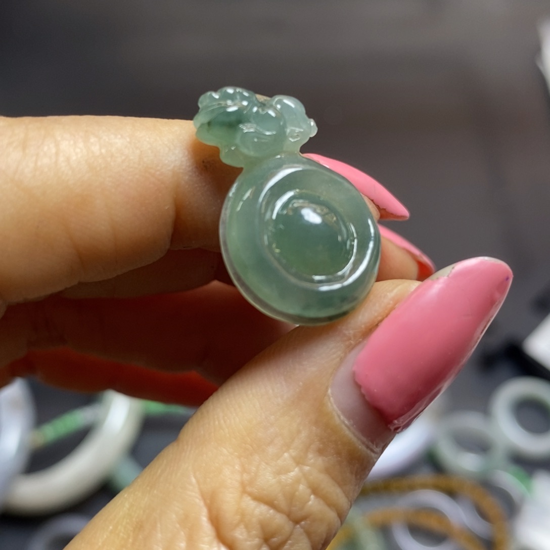 定制翡翠未镶嵌挂件