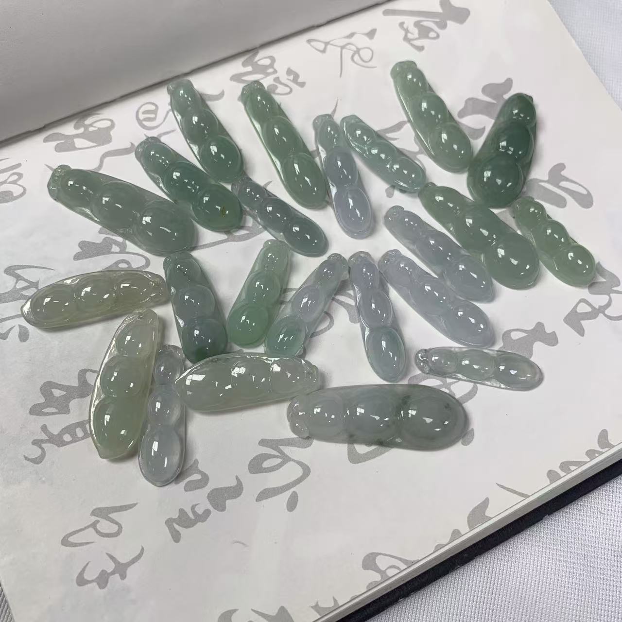 缅甸天然A货翡翠福豆四季豆精致显气质百搭-多样性发其一