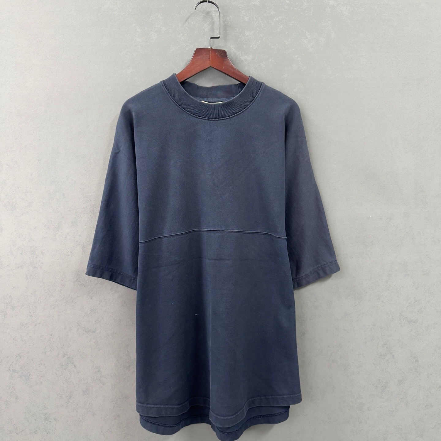 99新 BURBERRY/博柏利 （pm）后背大字母印花logo短袖 S码 cl01653