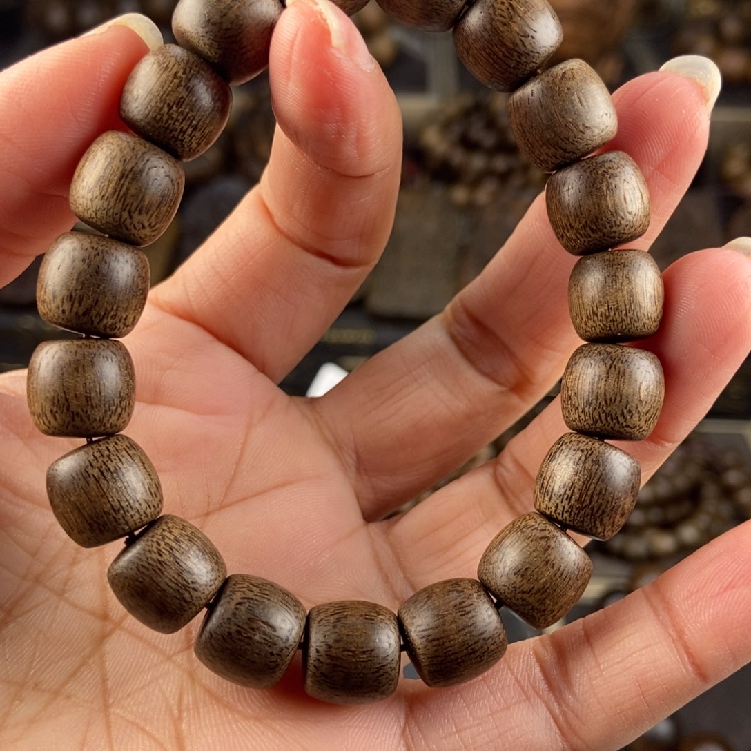 沉香手串惠****军越南芽庄白棋楠