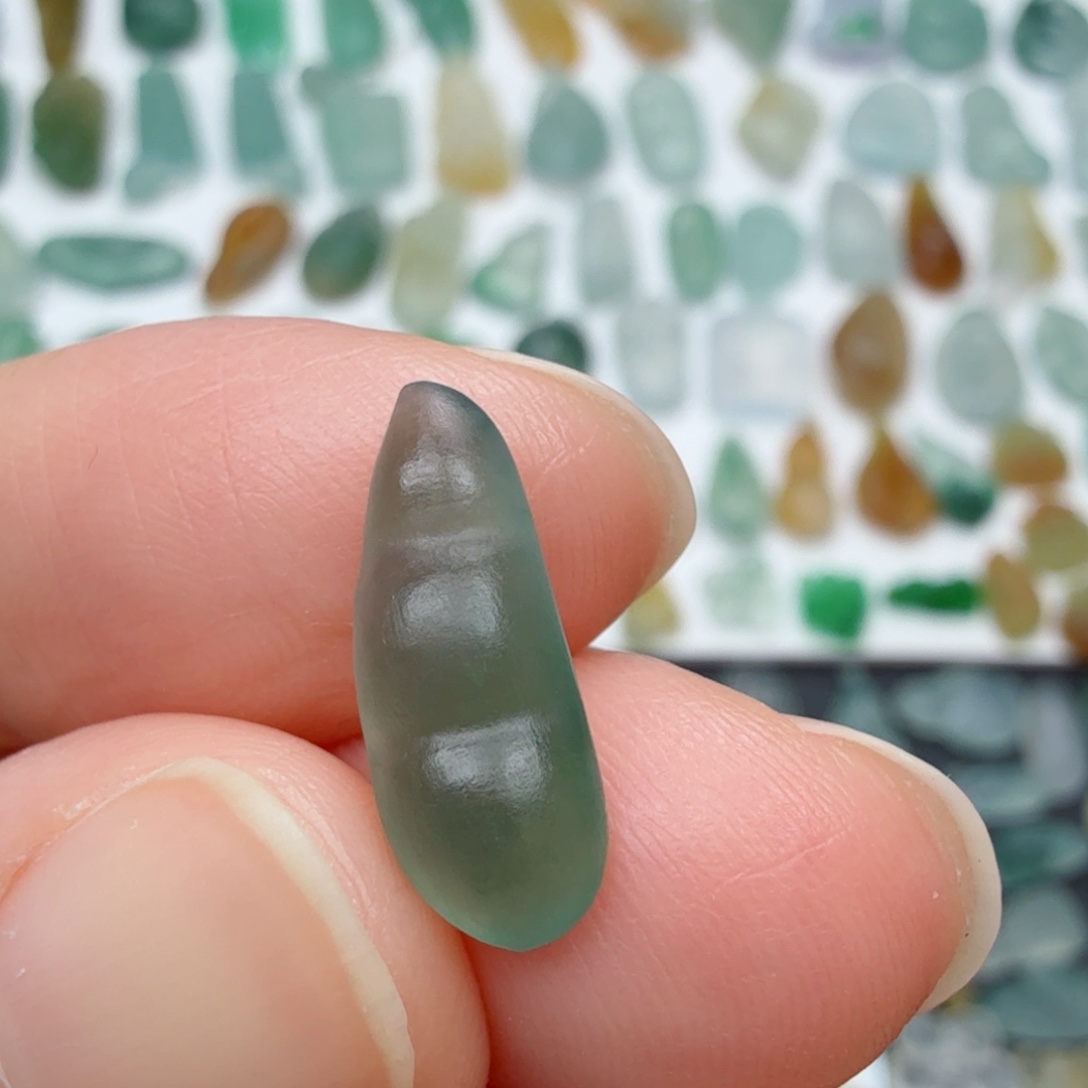 定制翡翠未镶嵌福豆