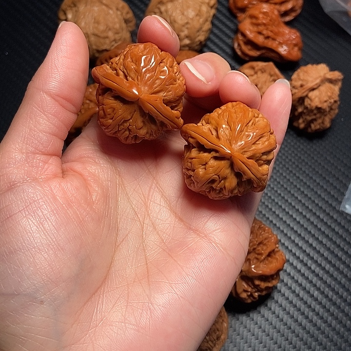 吊坠文玩核桃35白狮子手捻。   