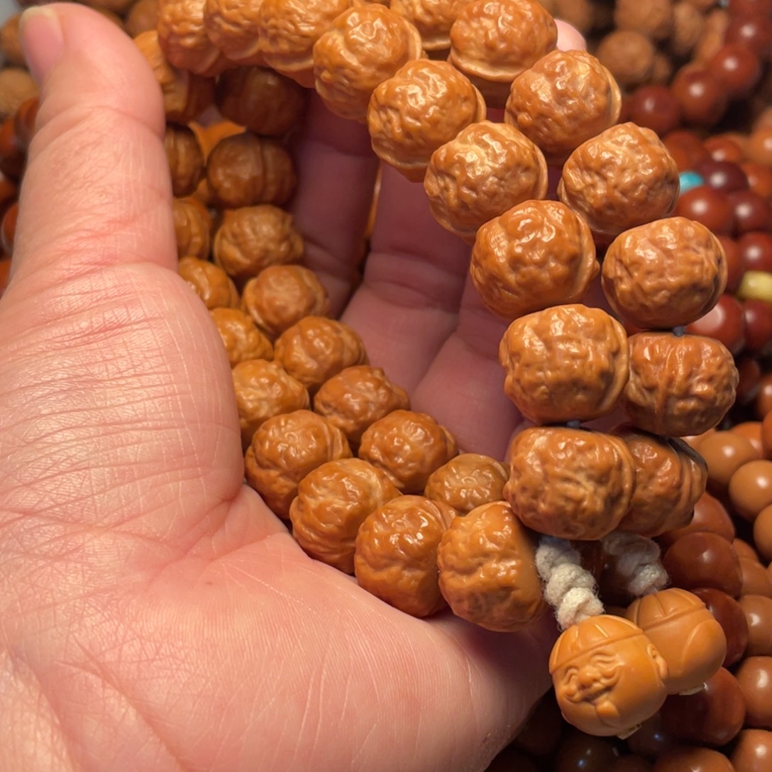 白***壶崖柏猴头核桃树11