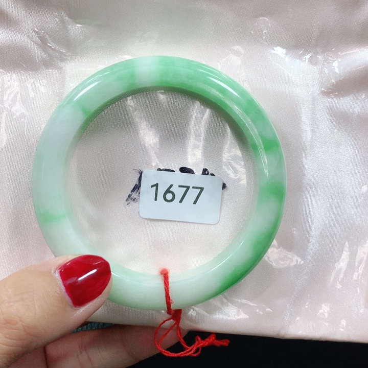 翡翠手镯未镶嵌天然翡翠手镯02