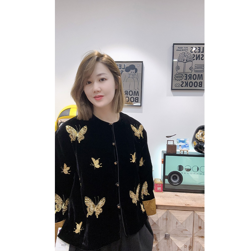 WZ服装轻奢蝴蝶女人味新中式气质黑色圆领单排扣短款时尚中式外套