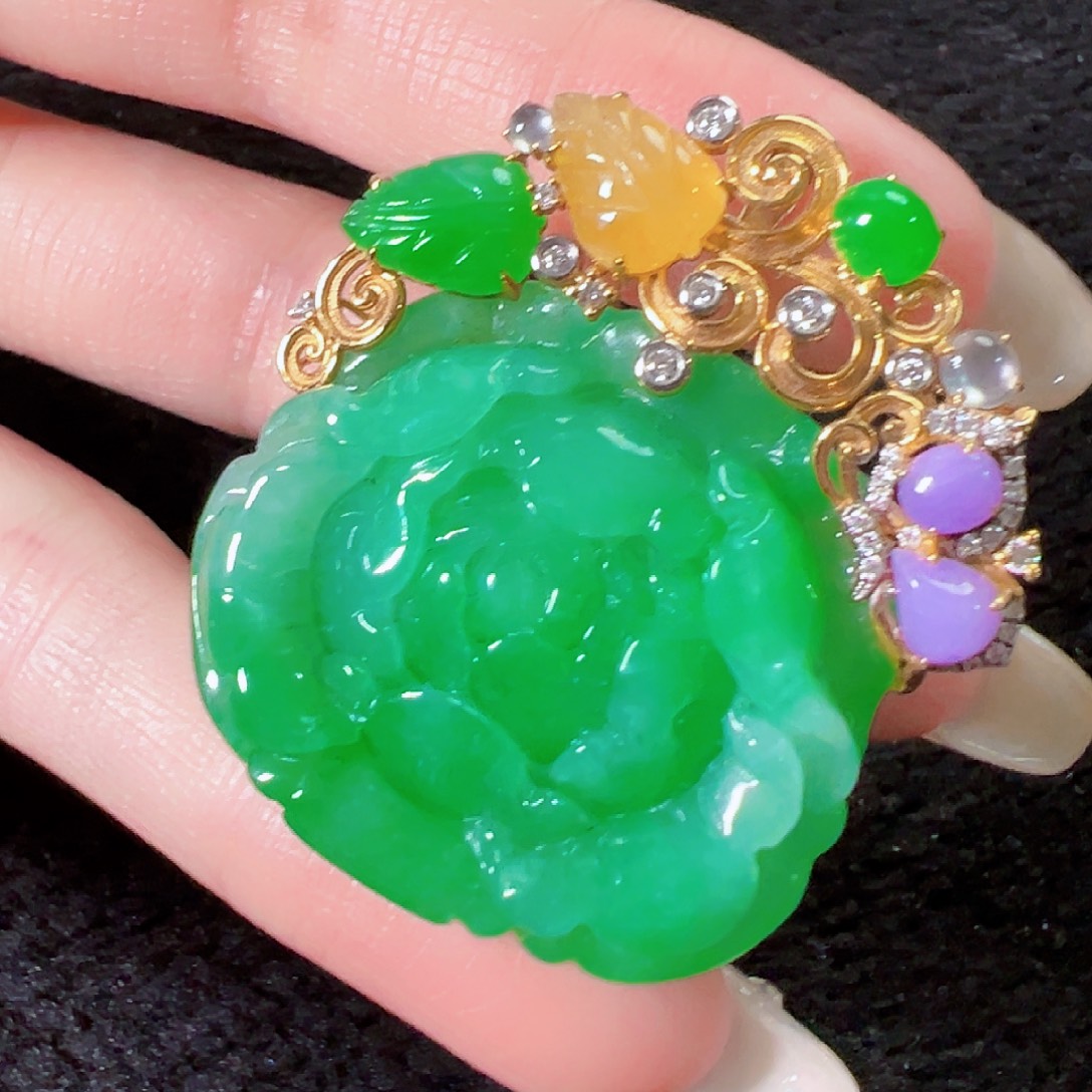 翡翠18K金镶嵌颈饰签收后24小时鉴赏期，过时不退