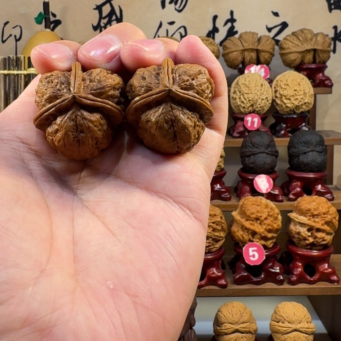 铁核桃把件老树籽蛤蟆头三棱