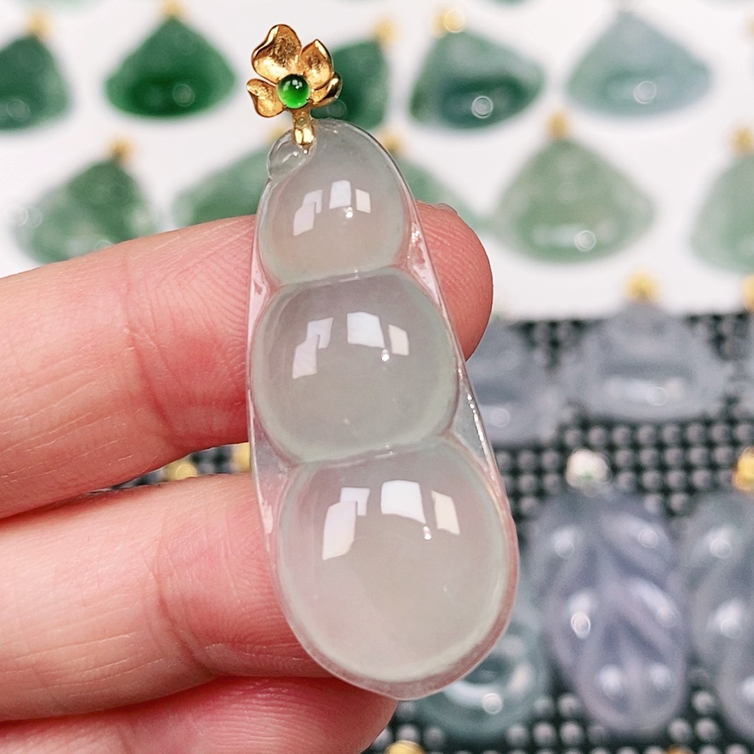 翡翠18K金镶嵌颈饰