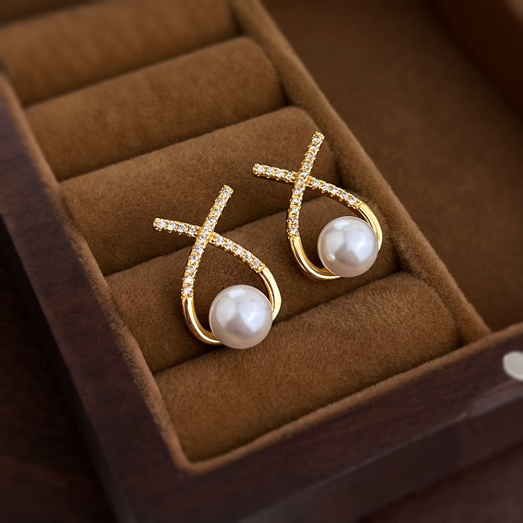 铜合金合成锆石耳饰 925银针金色满钻鱼尾耳钉小众轻奢风珠珠耳钉