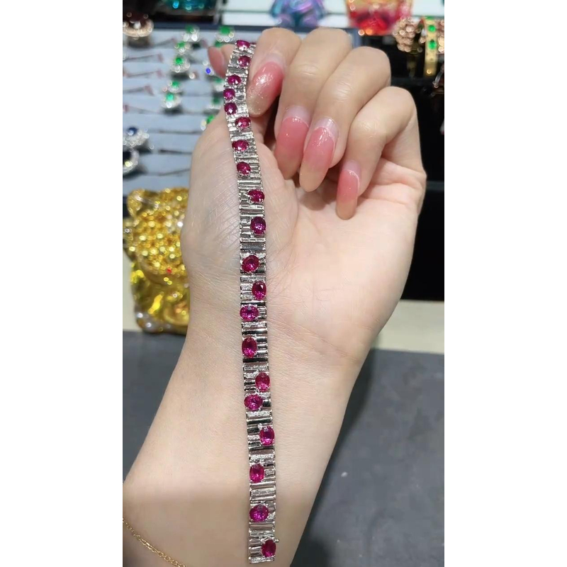 18K金镶嵌天然无烧红宝石手链