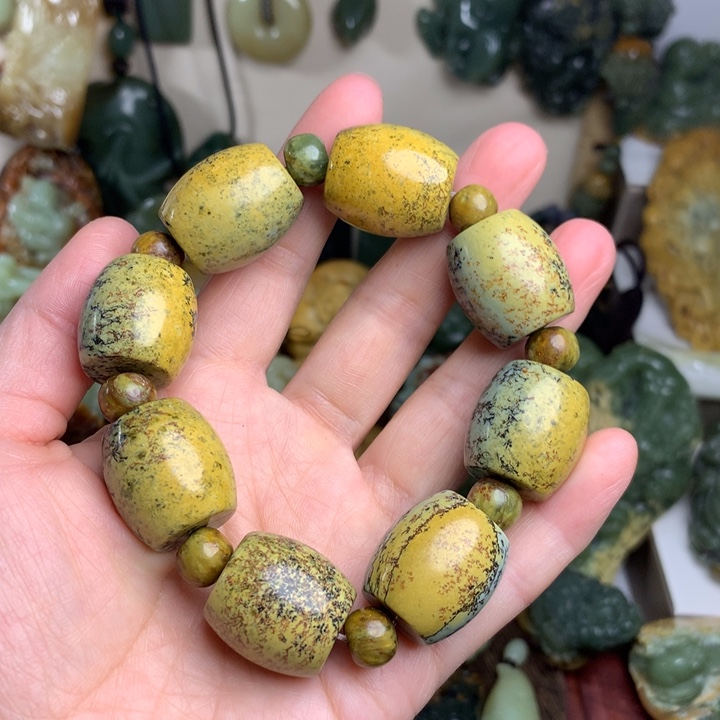 岫岩河磨玉（透闪石质玉）手链未镶嵌兲**僮