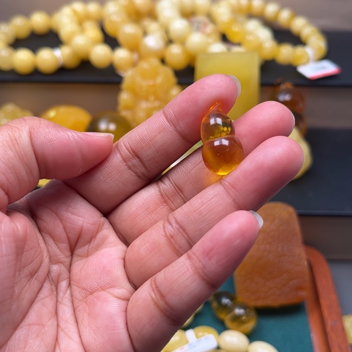 琥珀未镶嵌珠宝奇石M221号金沙