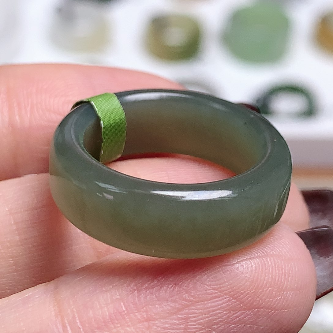 未镶嵌戒指和田玉