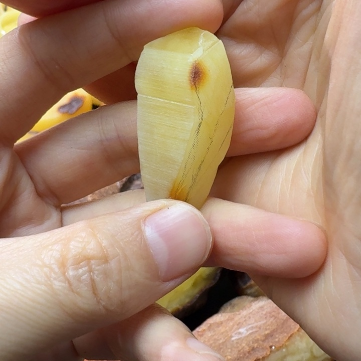 是***哦定制琥珀天然原矿假一赔十