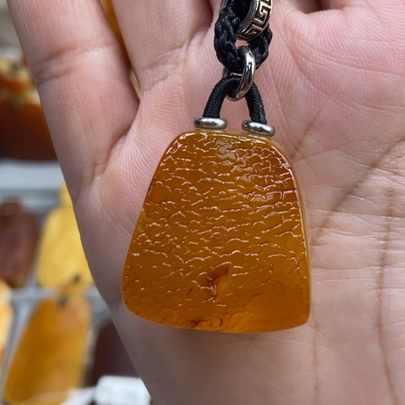 【闪购商品】琥珀颈饰未镶嵌