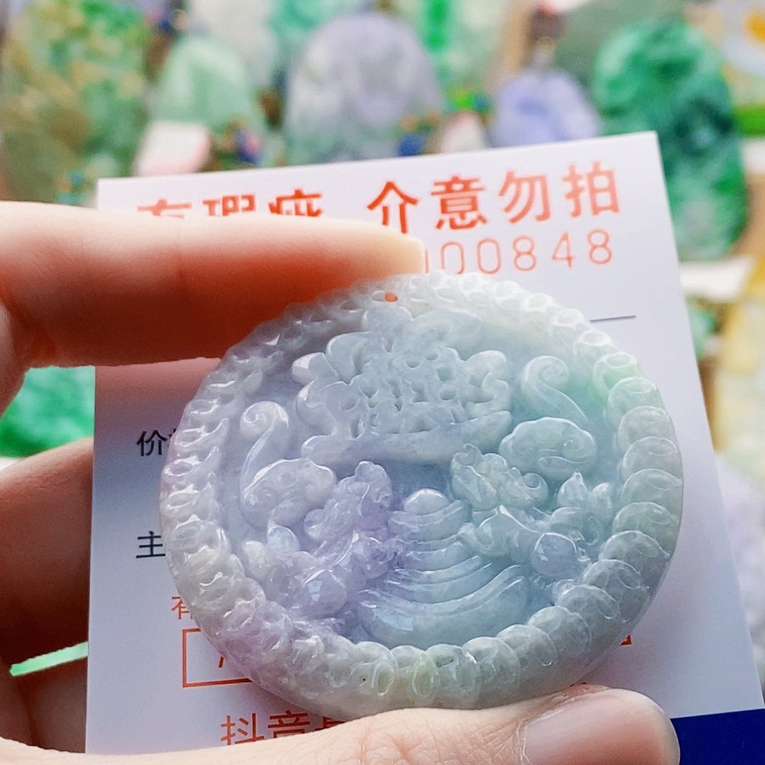 吊坠(不含链)未镶嵌翡翠